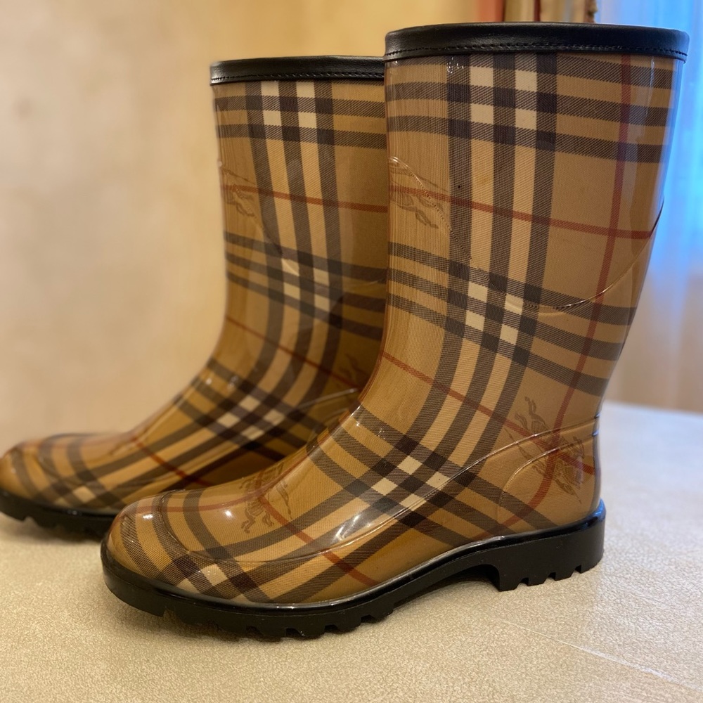 Burberry/Classic Rain boots/Made in Italy/Euro size 38